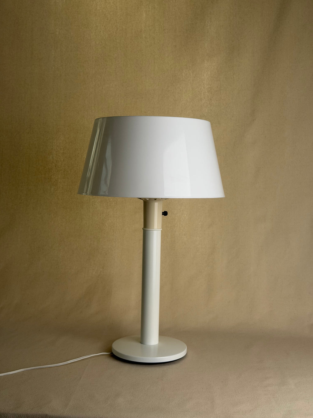 Gerald Thurston for Lightolier White Table Lamp, c. 1986