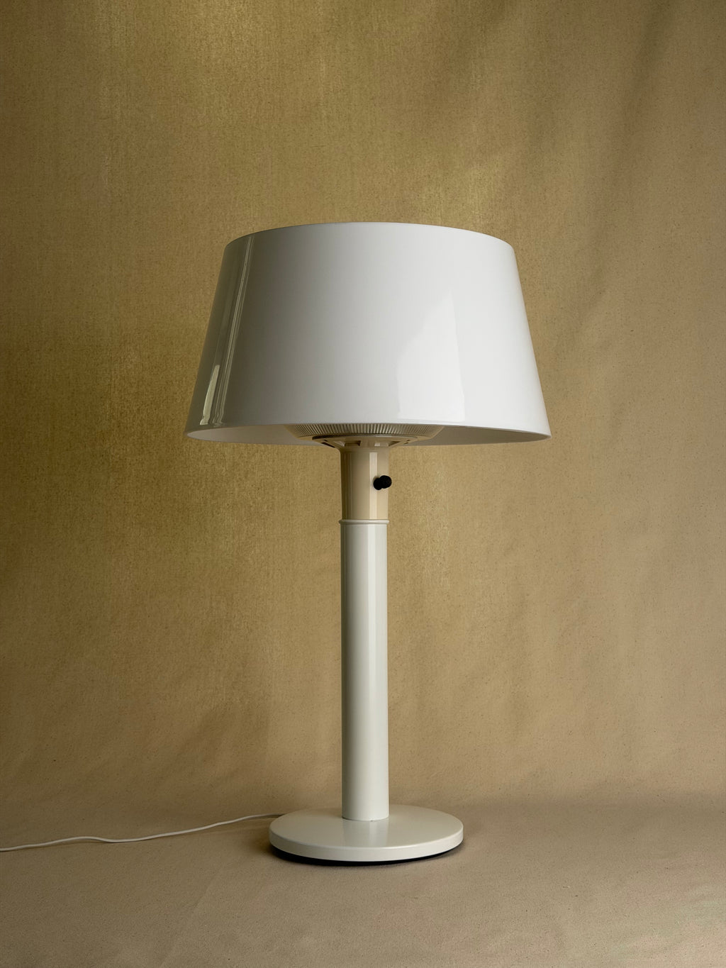 Gerald Thurston for Lightolier White Table Lamp, c. 1986