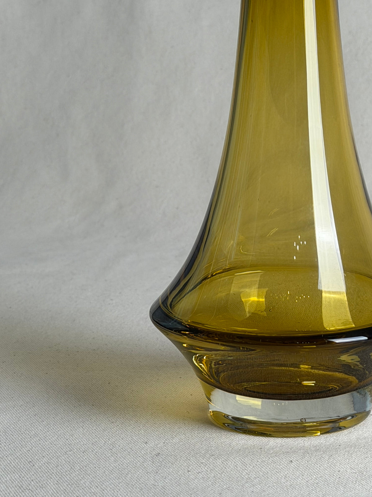 Tamara Aladin Model 1373 Olive Glass Vase for Riihimäen Lasi, Finland, 1971