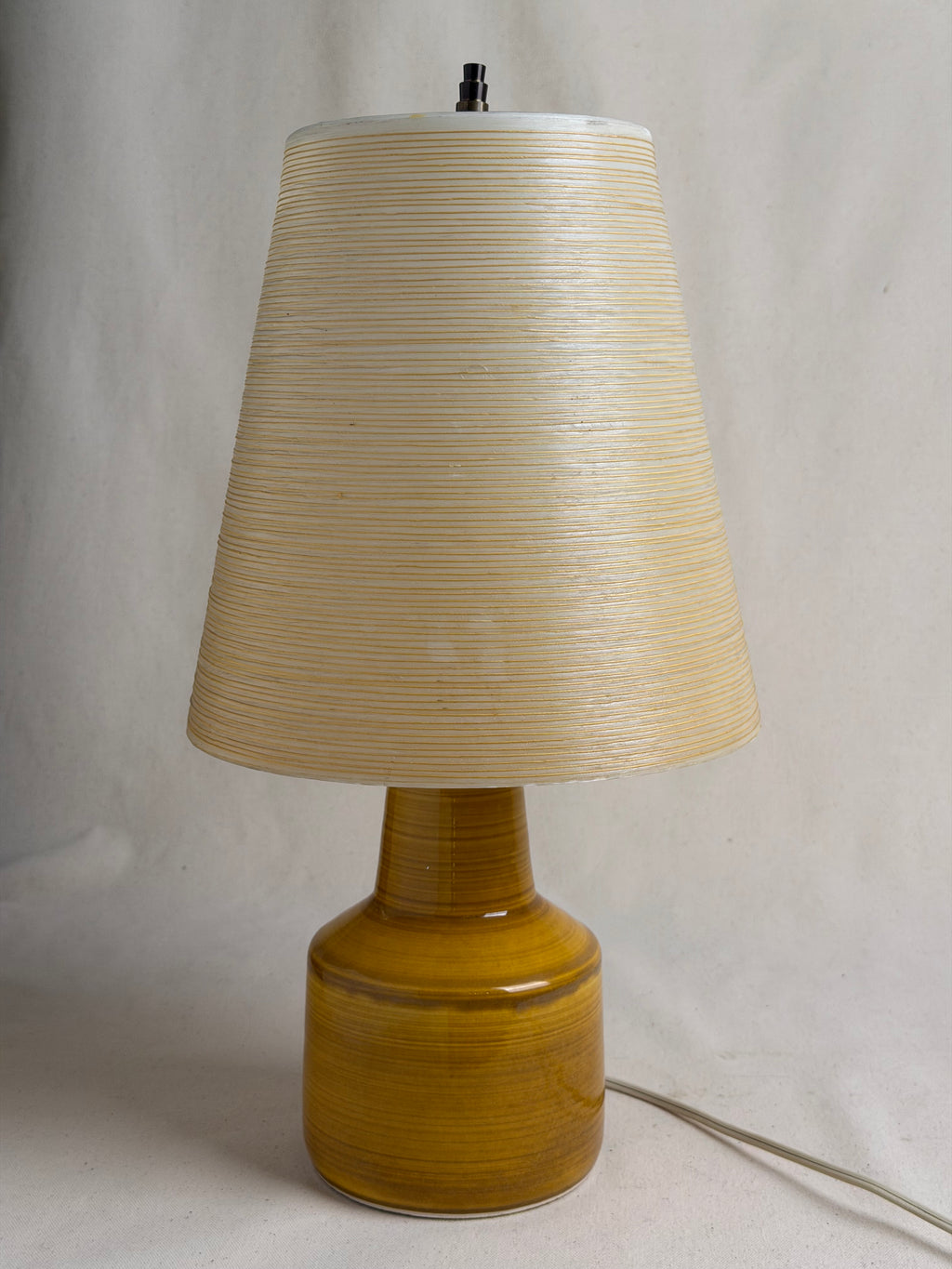 Lotte & Gunnar Bostlund Model 1200 Mustard Ceramic Table Lamp, Canada c. 1960s