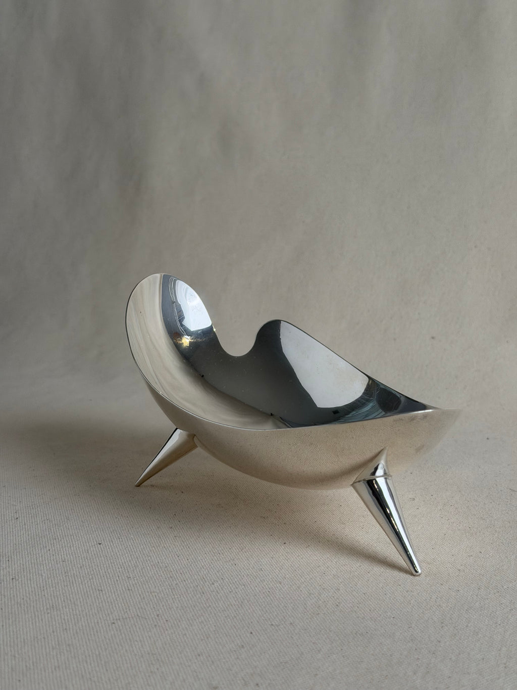 Juventino López Reyes Modernist Sterling Silver Palette-Form Tripod Dish, c. 1950s–60s