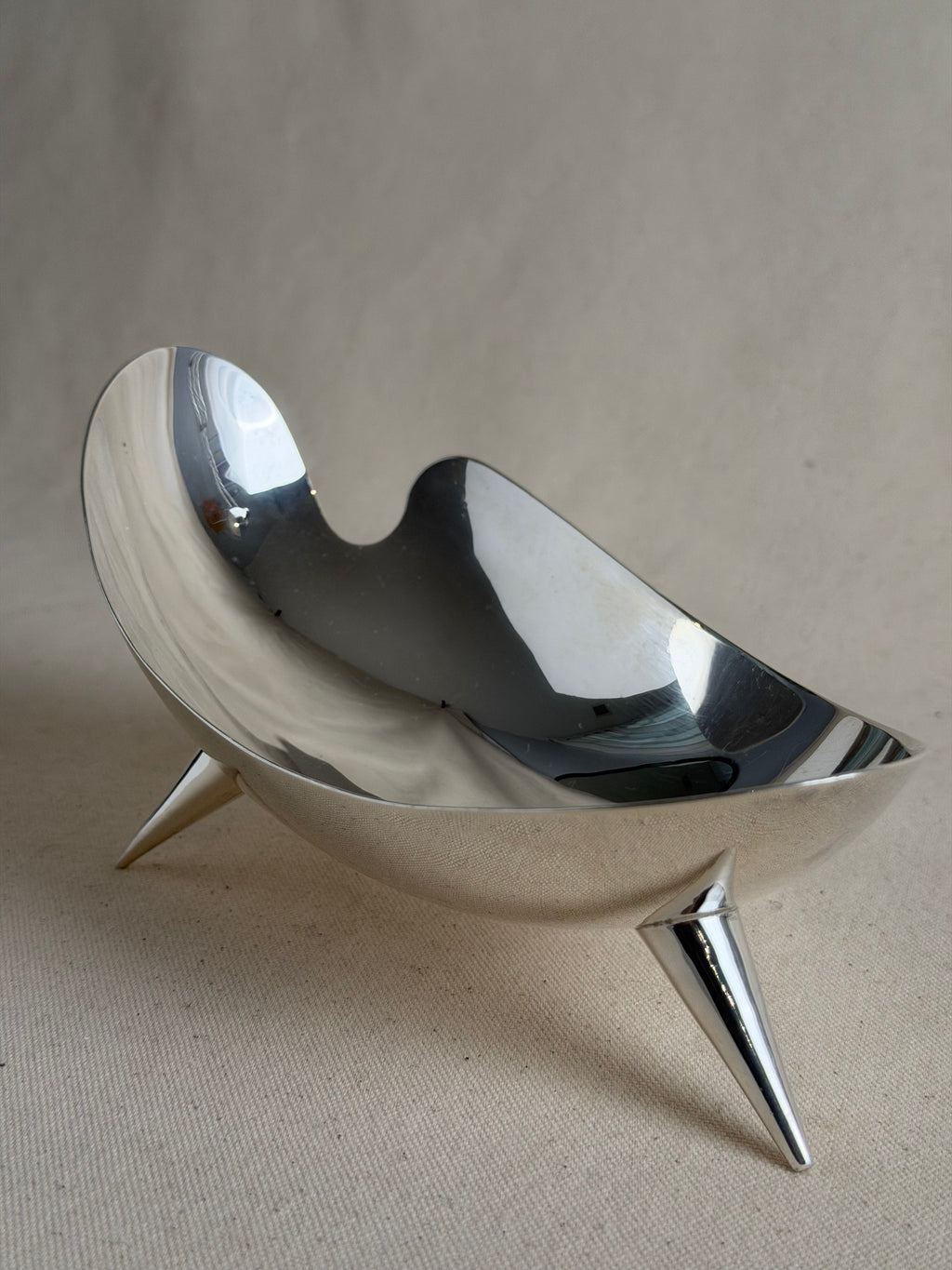 Juventino López Reyes Modernist Sterling Silver Palette-Form Tripod Dish, c. 1950s–60s