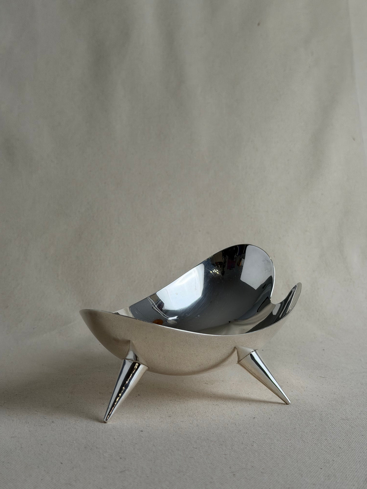 Juventino López Reyes Modernist Sterling Silver Palette-Form Tripod Dish, c. 1950s–60s